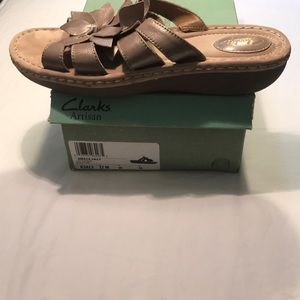 clarks artisan sandals discontinued